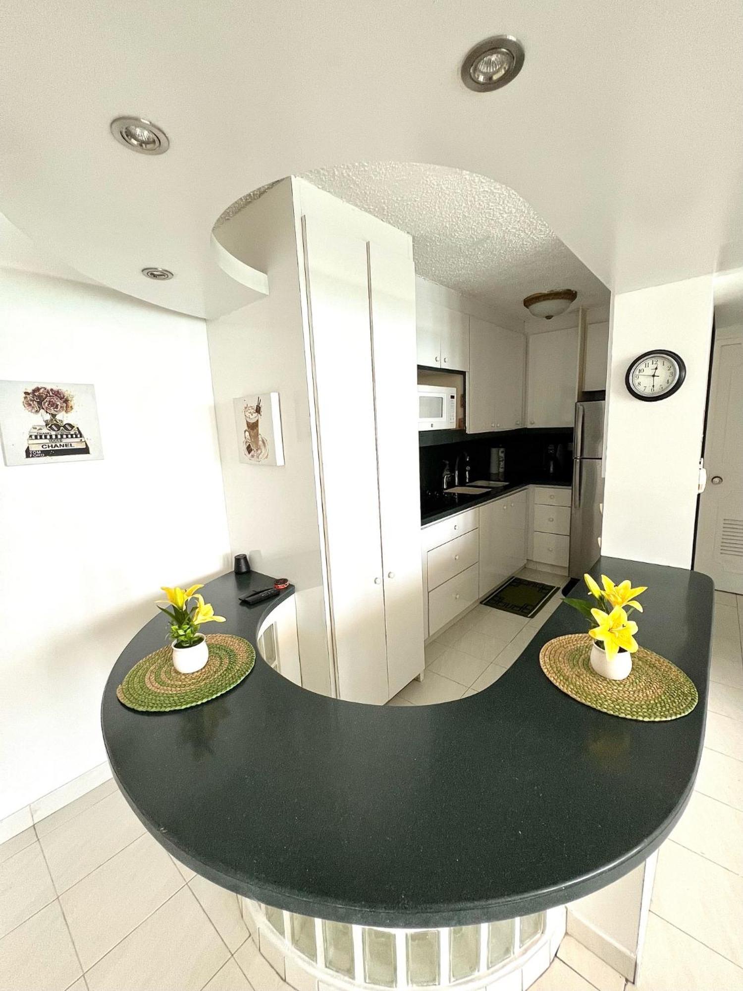 Ferienwohnung Gorgeous Ocean View 1Br W/Beach Acess & Pool San Juan Exterior foto